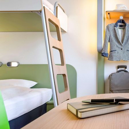 Ibis Budget Portsmouth Bagian luar foto