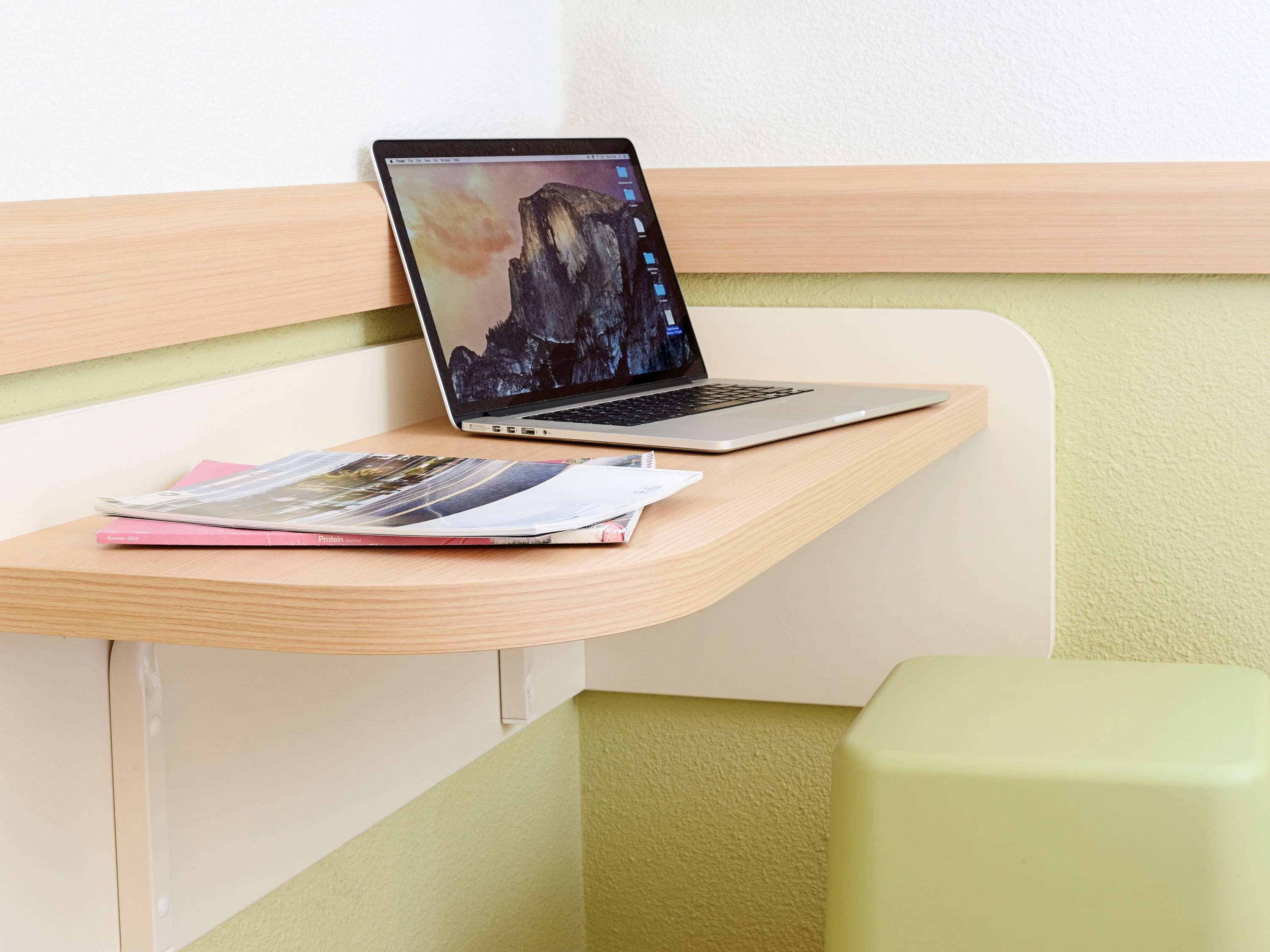 Ibis Budget Portsmouth Bagian luar foto