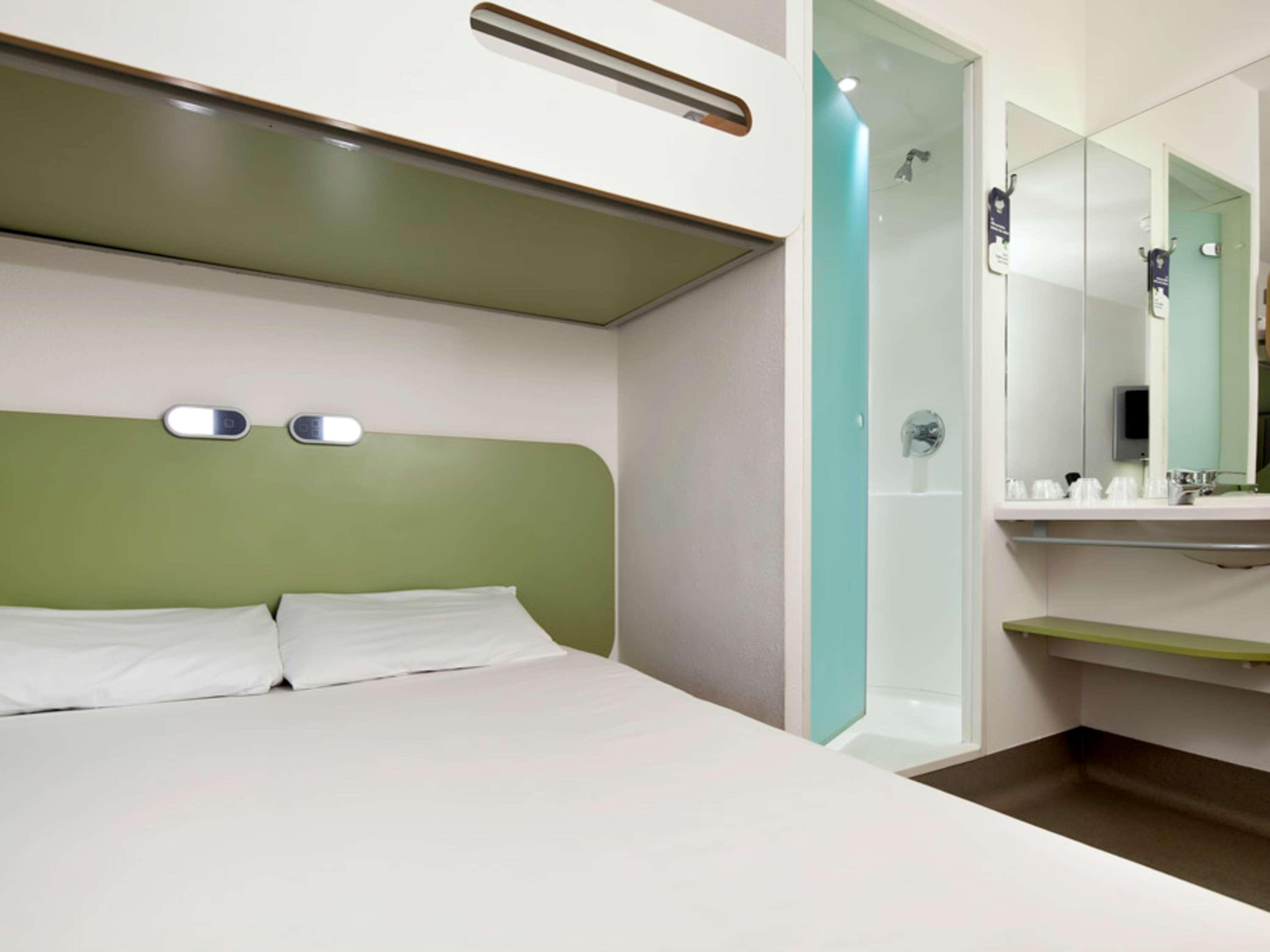 Ibis Budget Portsmouth Bagian luar foto