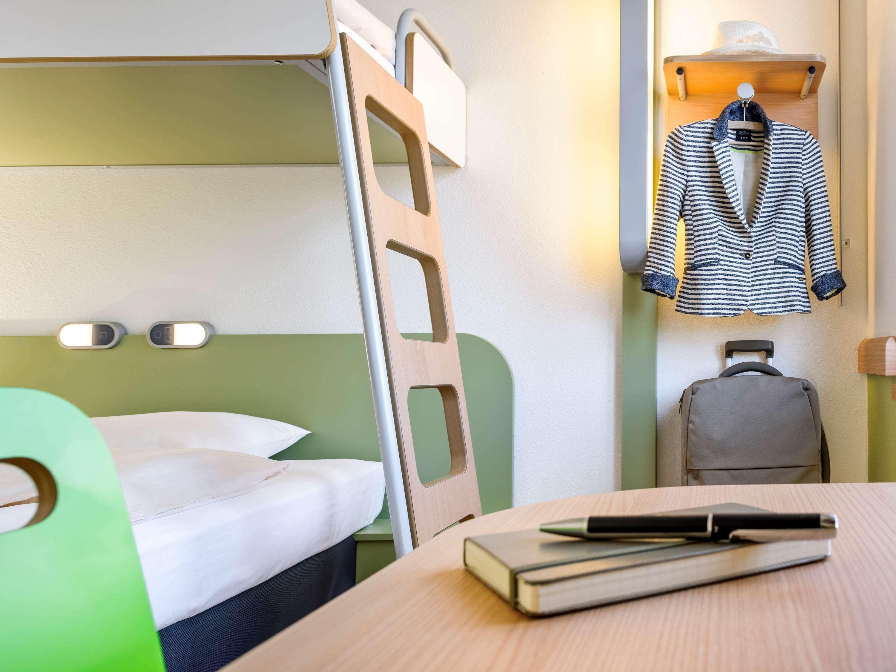 Ibis Budget Portsmouth Bagian luar foto