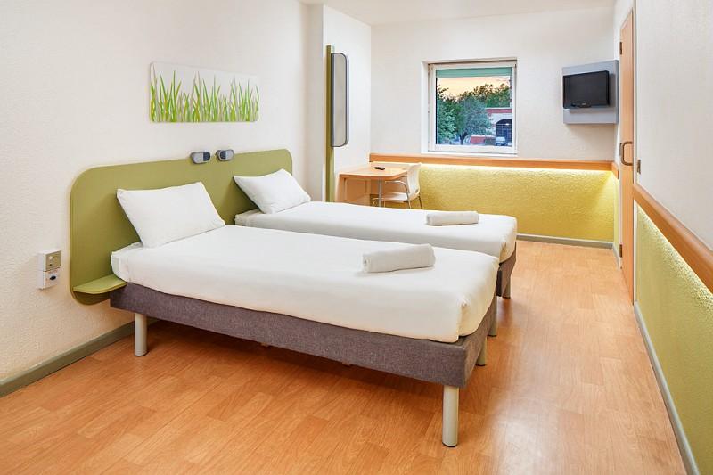 Ibis Budget Portsmouth Bagian luar foto