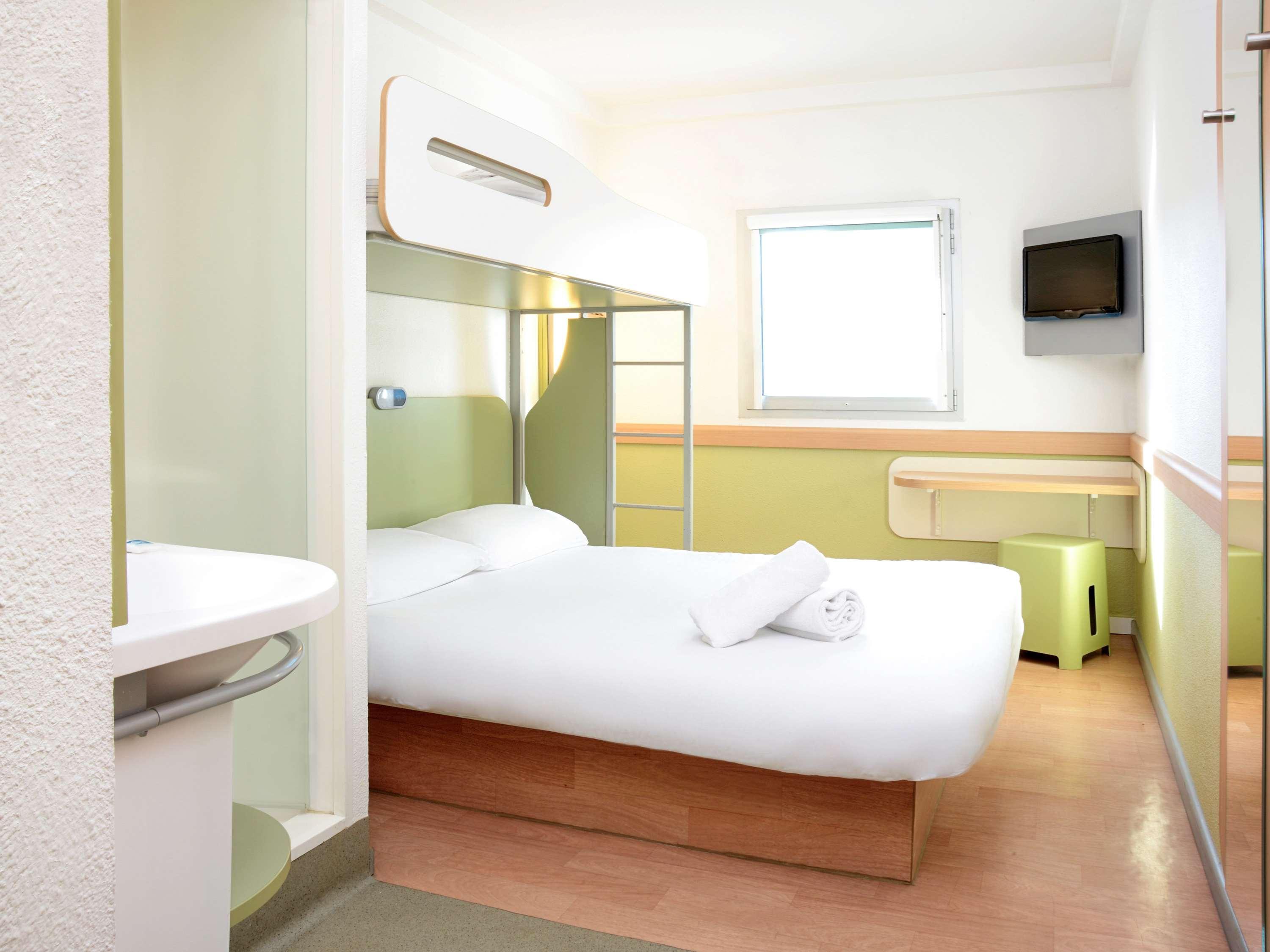Ibis Budget Portsmouth Bagian luar foto