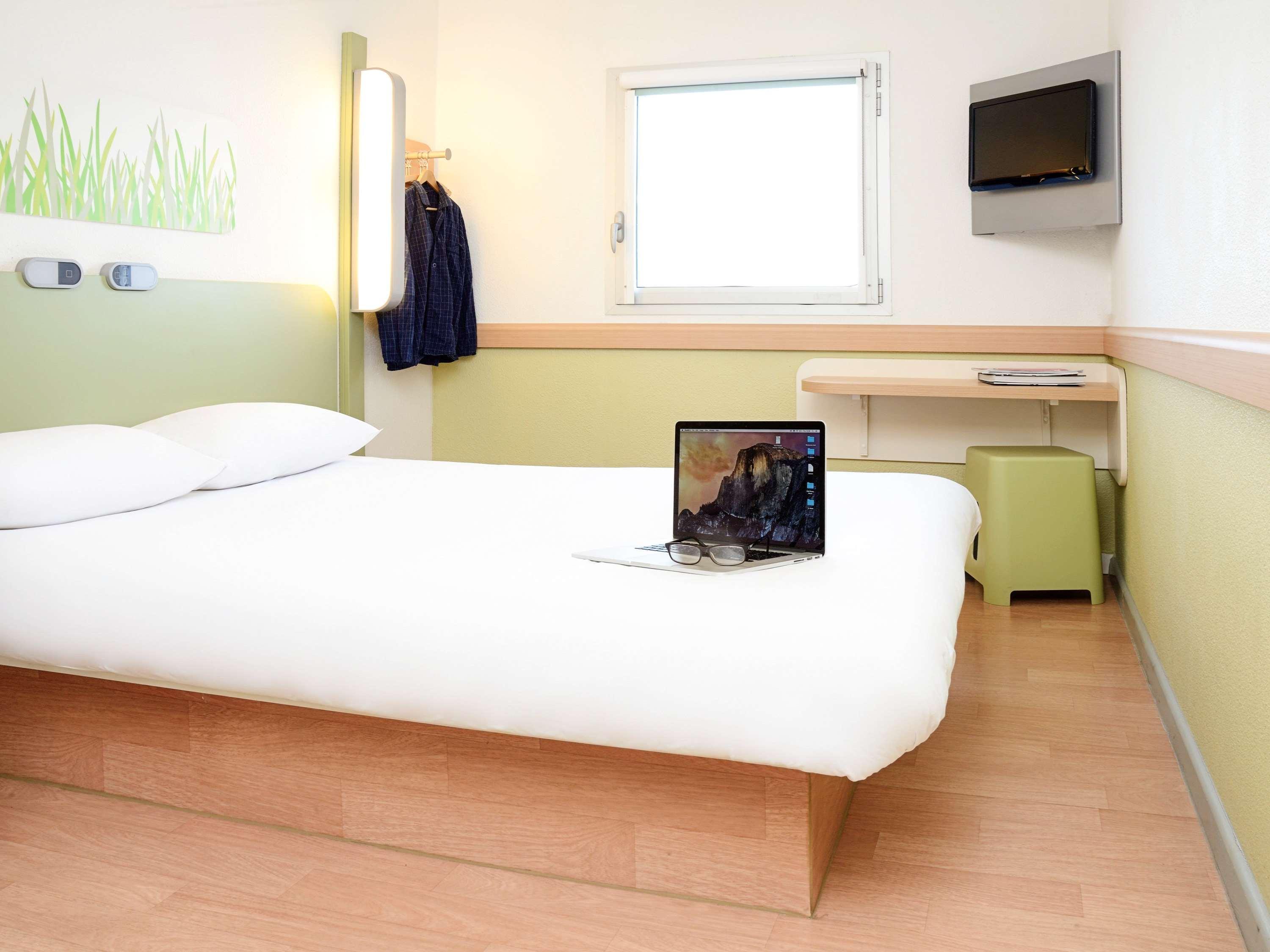 Ibis Budget Portsmouth Bagian luar foto