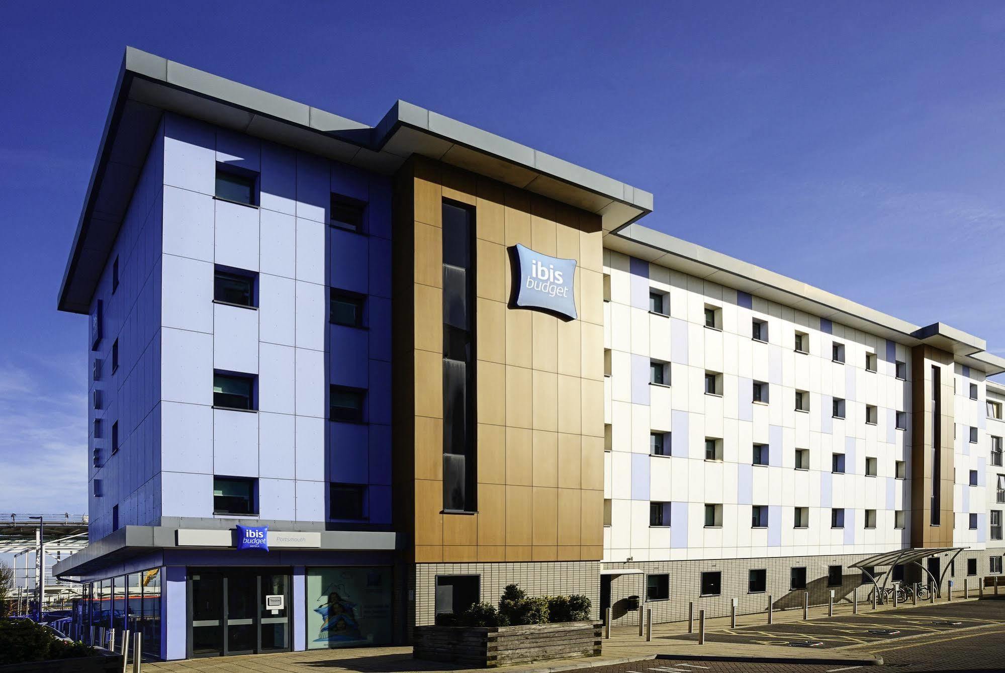 Ibis Budget Portsmouth Bagian luar foto