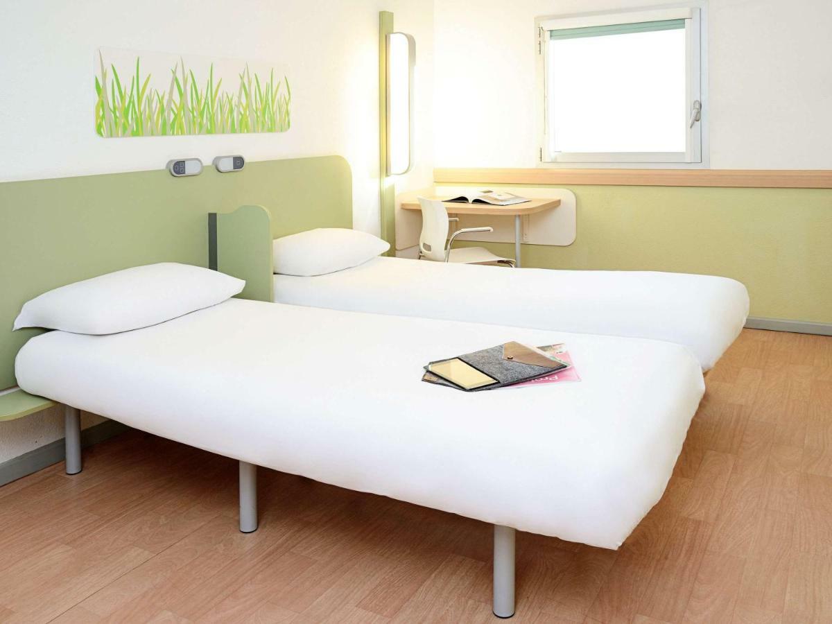 Ibis Budget Portsmouth Bagian luar foto